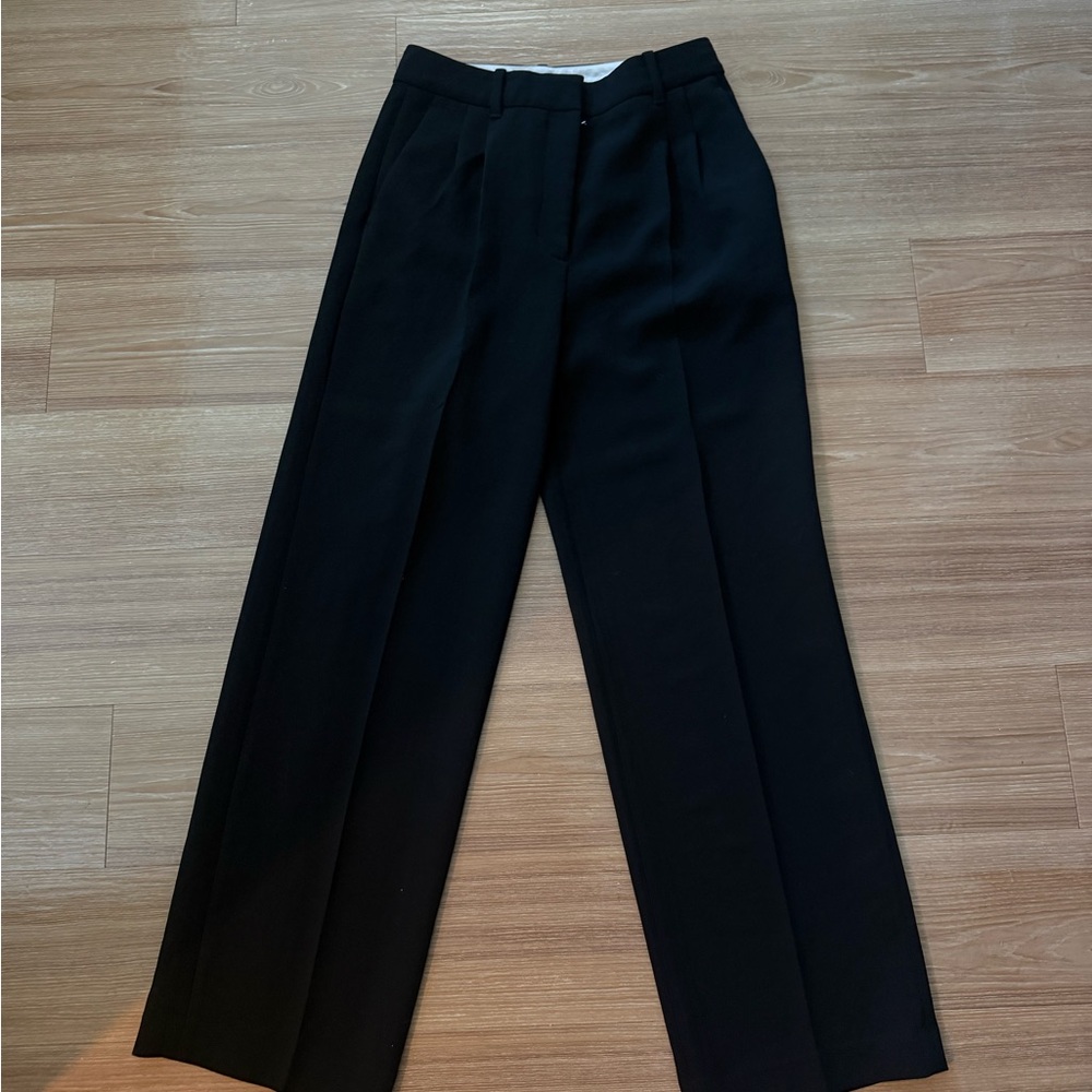 Aritzia Effortless Pants - Picture 2 of 2